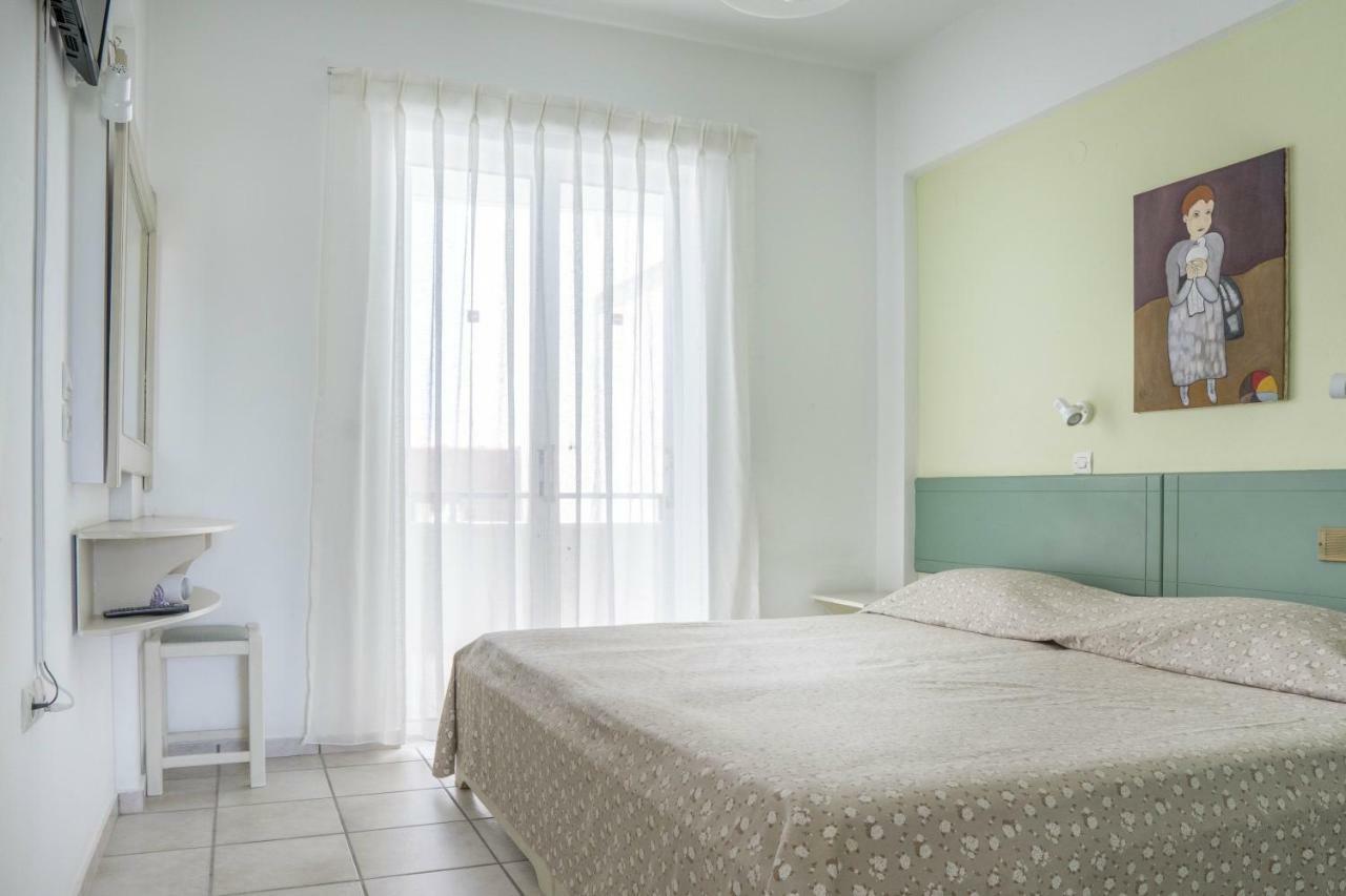 Pinelopi Hotel Platanias Extérieur photo